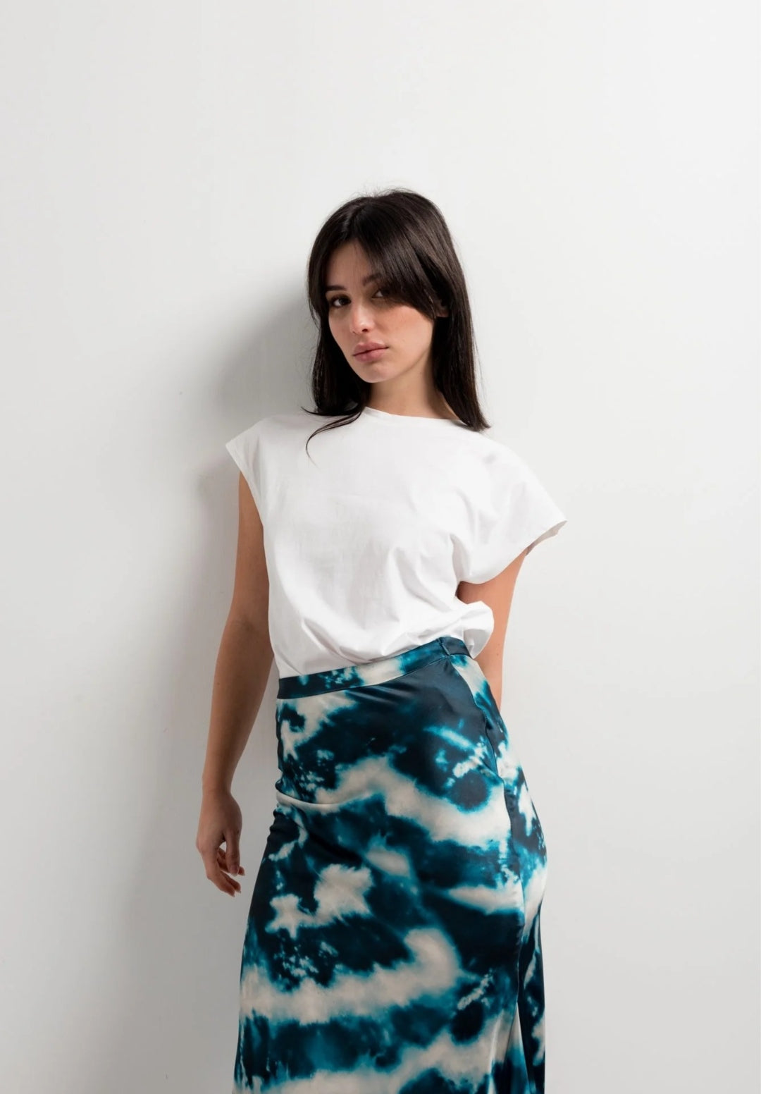 FALDA MIDI SATINADA ESTAMPADA TIE DYE