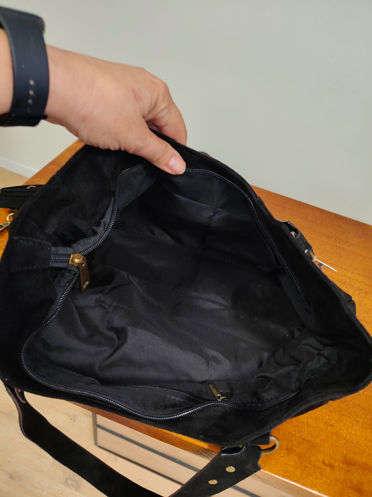 Bolso Hobo Negro de Ante Sintético estilo Boho Chic