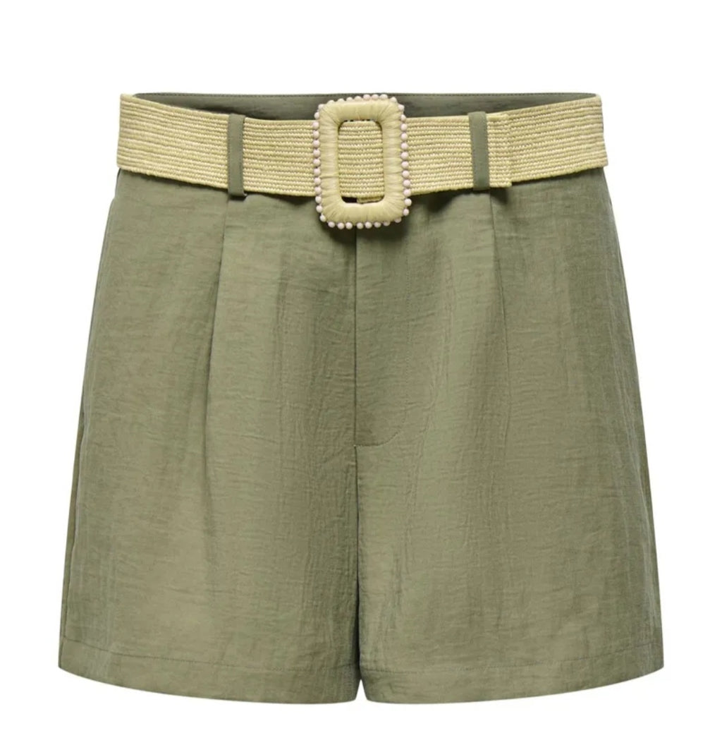 Pantalón corto con cinturón ONLY