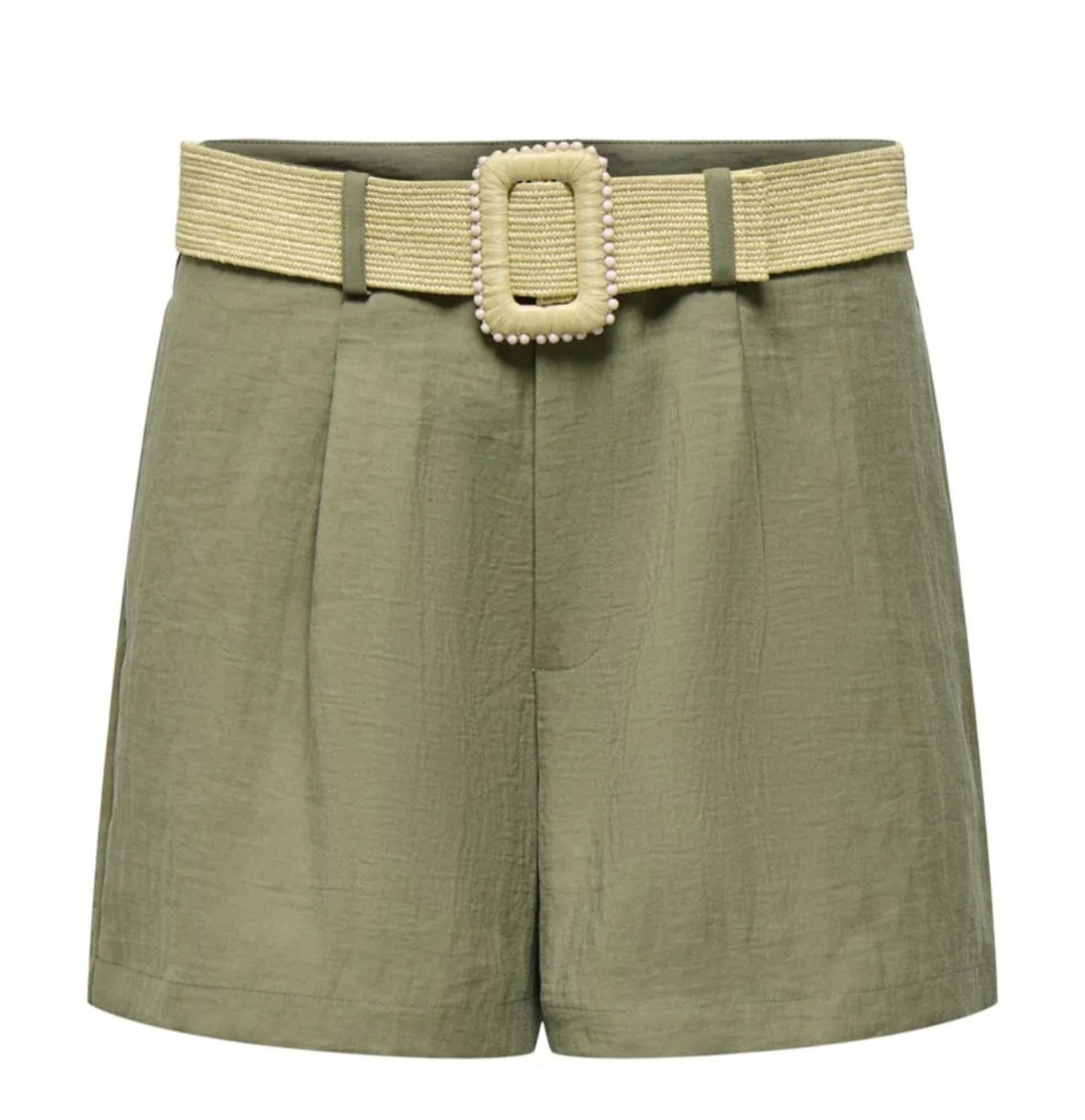 Pantalón corto con cinturón ONLY