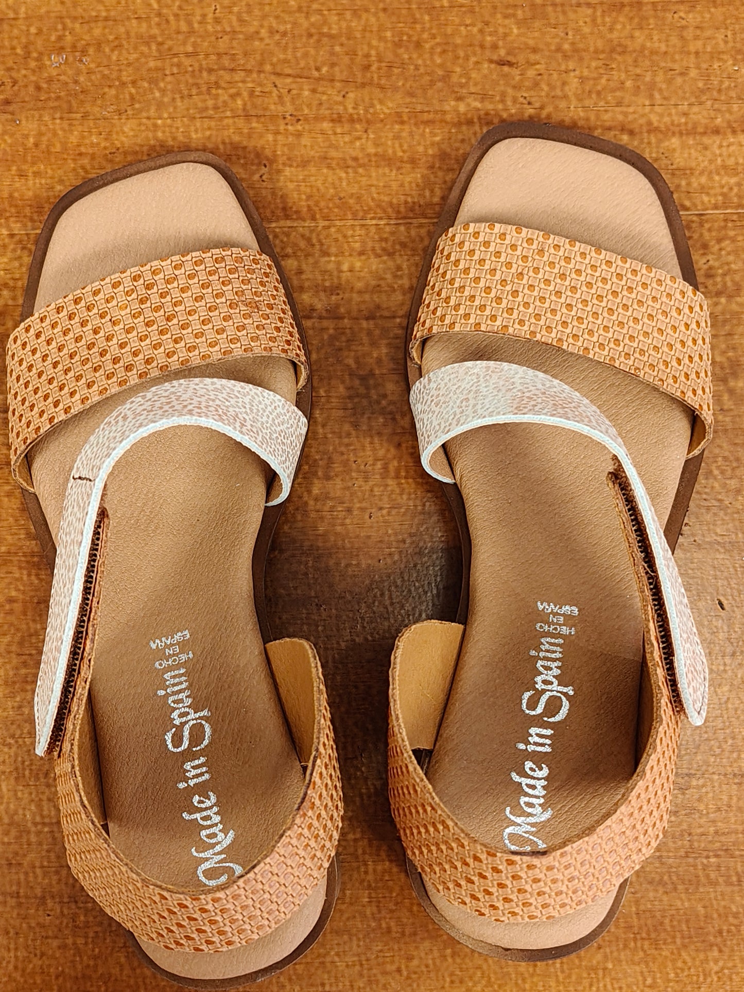 Sandalias de piel con plantillas de gel tacón bajo