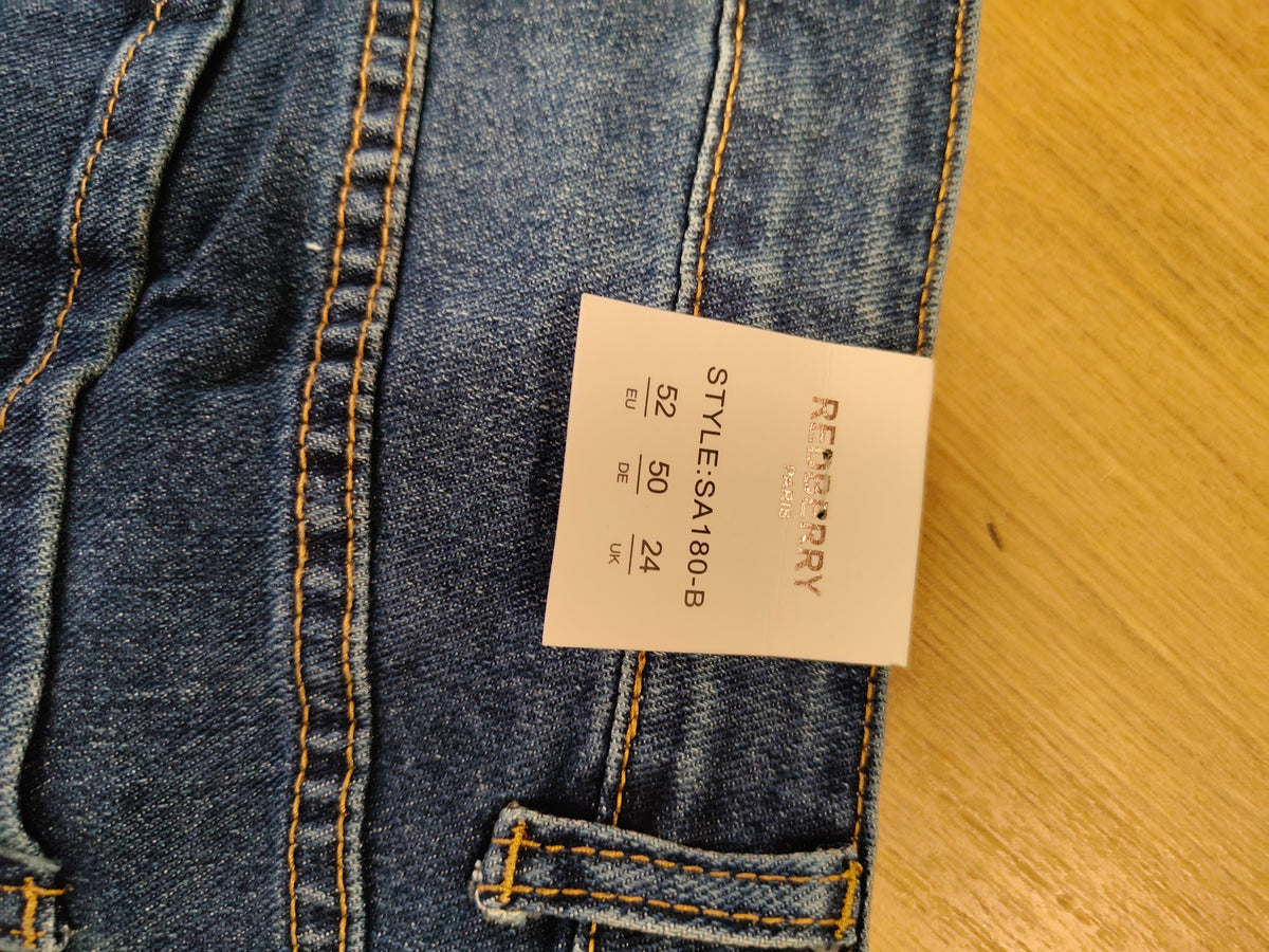 Pantalones vaqueros talla grande, tachuelas laterales